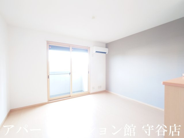 アプローズスクエアBの居間・リビング