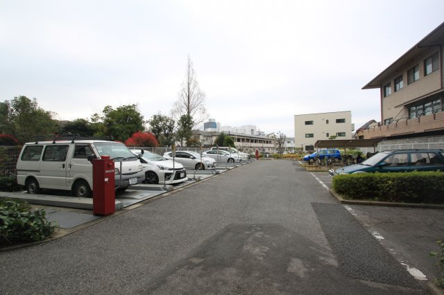 【駐車場】 