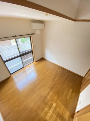 【展望】 | ID壱番館 | ロフトからの景観です！天井が高く開放感のある洋室6帖のお部屋です☆