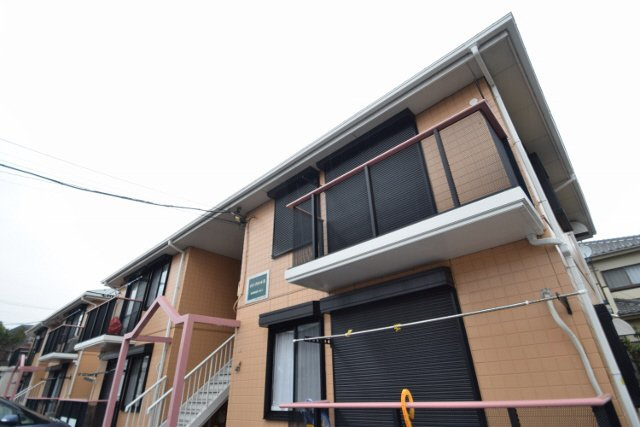 メゾンプレミールBの外観|住環境良好・全室角部屋