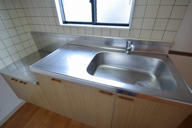 メゾンプレミールBのキッチン|ガスコンロ対応のキッチンです