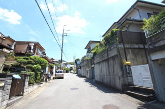 【前面道路含む現地写真】