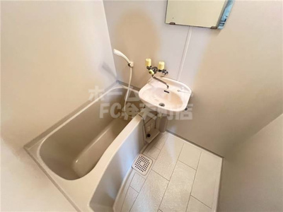 【洗面所】 | ホームズ | スペースが確保できる洗面所です