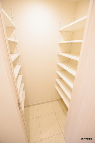 オーパスレジデンス心斎橋サウス　仲介手数料無料の収納