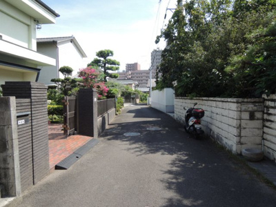 【前面道路含む現地写真】 | 売地　山越町