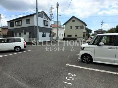 【駐車場】 | 栄サンハイツ | 駐車場があるので、車を買う予定の方も安心です