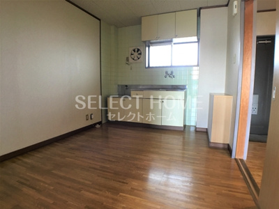 【居間・リビング】 | 栄サンハイツ | ゆったりとしたリビングです