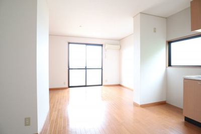 【居間・リビング】 | アムールヒルズB