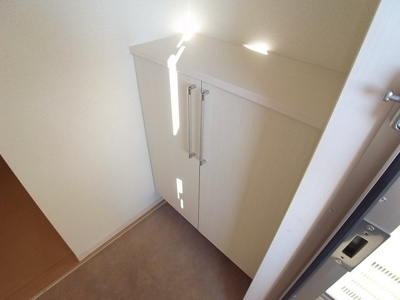 【玄関】 | アルコバレーノ潤和 | 靴もタップリ収納できます。