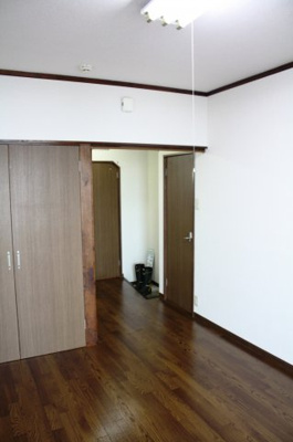 【洋室】 | オーシャンハイツ | 広々とした洋室です