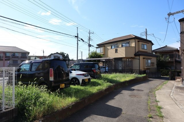 八千代市萱田　売地　約４２坪　東・西側両面道路につき開放感があります。の外観|東側道路から撮影