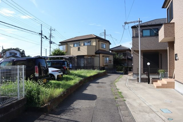 八千代市萱田　売地　約４２坪　東・西側両面道路につき開放感があります。の前面道路含む現地写真|東側道路から撮影