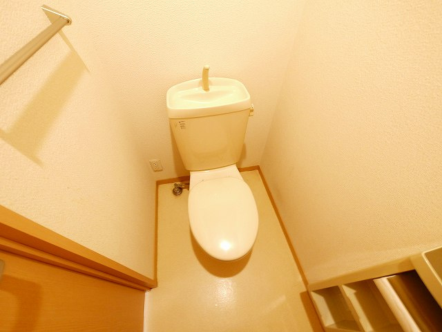 シュウ　メゾン　Ａ・Ｂのトイレ|落ち着いた色調のトイレです