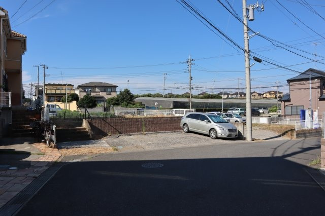 八千代市萱田町　売地　南側６ｍ公道面　建築条件なし　約５０．４坪