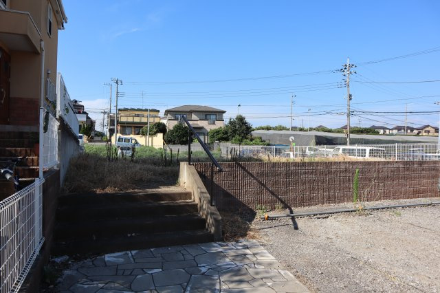 八千代市萱田町　売地　南側６ｍ公道面　建築条件なし　約５０．４坪の外観