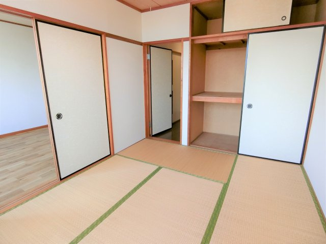 ハイツ横芝の和室