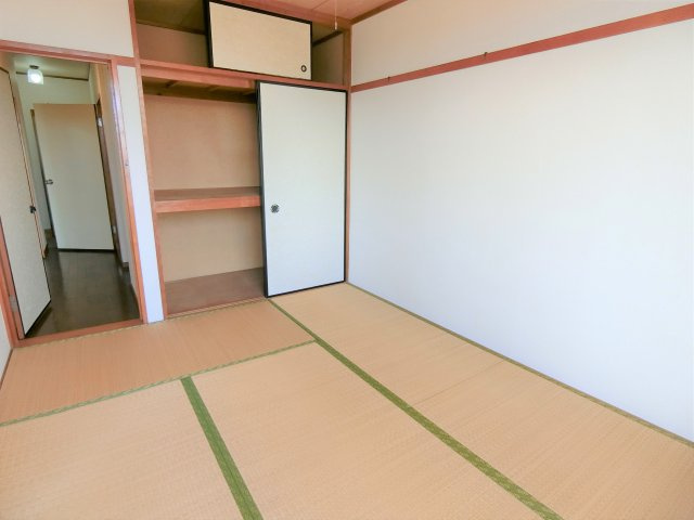 ハイツ横芝の和室