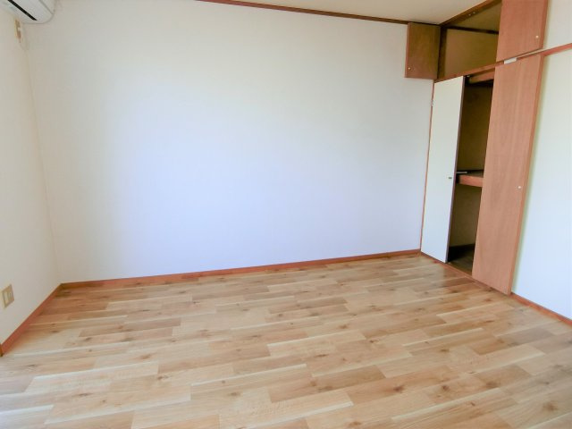 ハイツ横芝の洋室