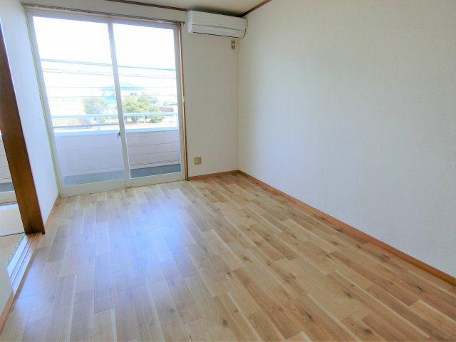 ハイツ横芝の洋室