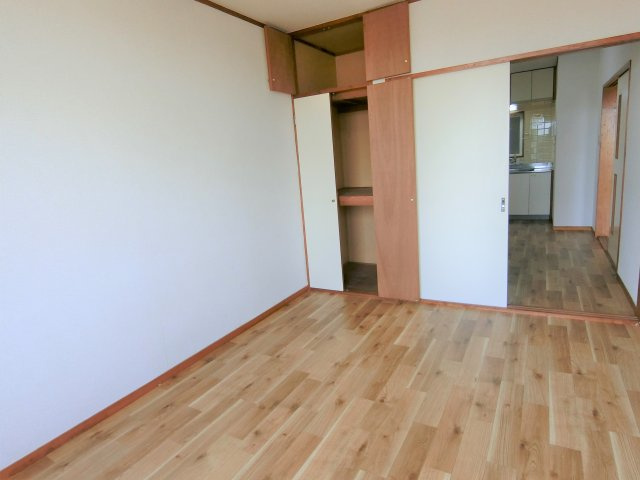 ハイツ横芝の洋室