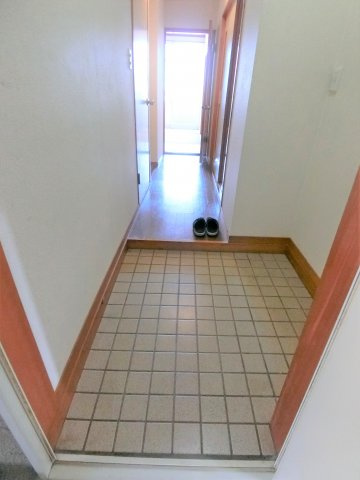 ハイツ横芝の玄関