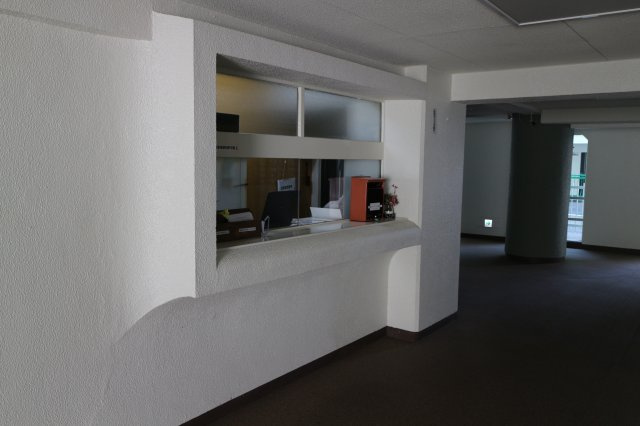 歌敷山ダイヤハイツのエントランス