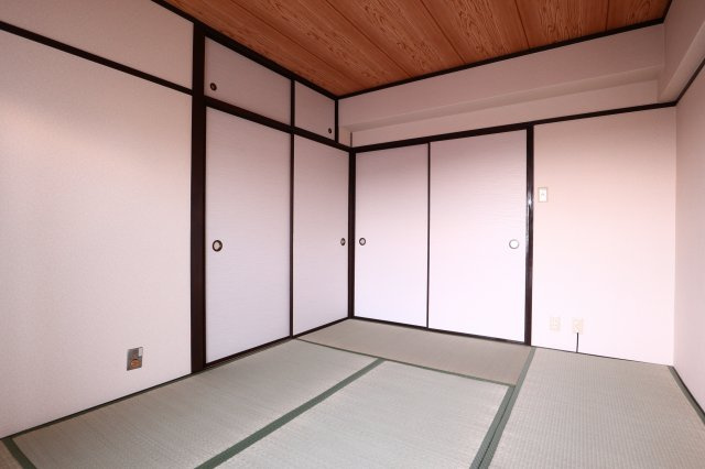 歌敷山ダイヤハイツの寝室