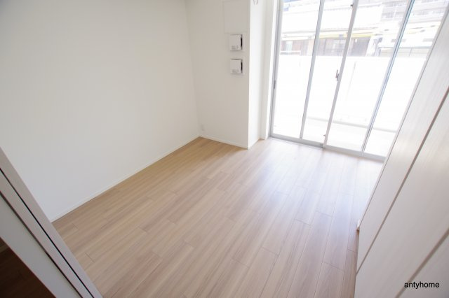 シティカレント新大阪　仲介手数料無料の洋室