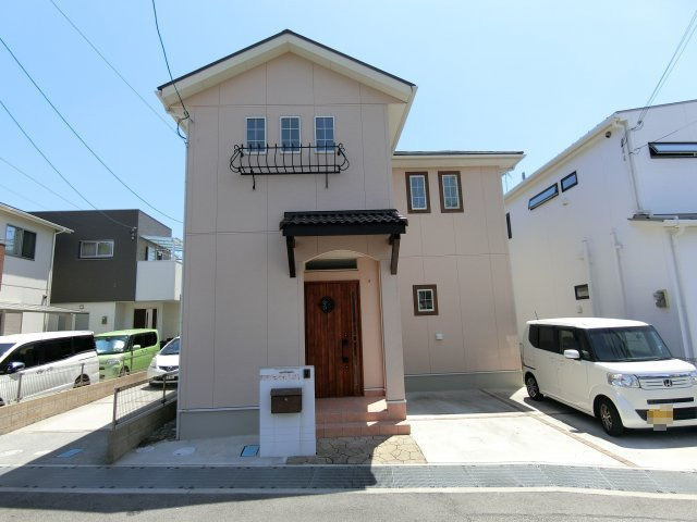 明石市大久保町松陰　中古一戸建の前面道路含む現地写真