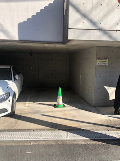 【駐車場】