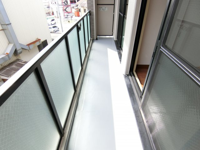 Pure和泉のバルコニー|同物件別部屋イメージ写真