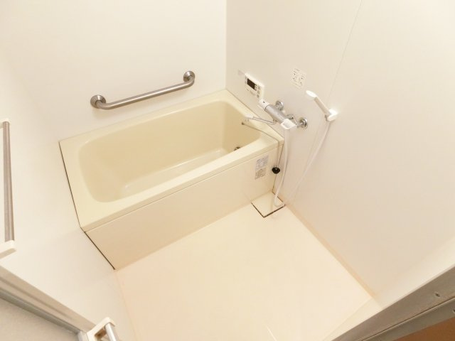 Pure和泉の浴室|同物件別部屋イメージ写真
