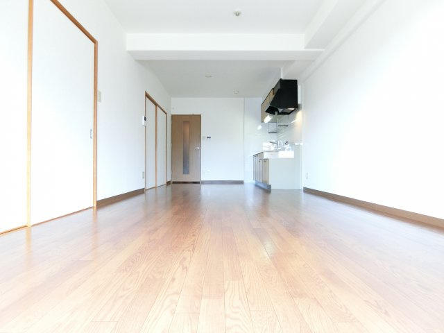 Pure和泉の居間・リビング|同物件別部屋イメージ写真
