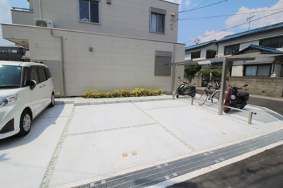 【駐車場】 | カーサ　ルーチェ