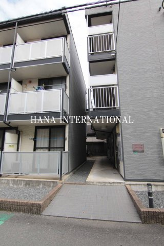 レオパレスクララ３のエントランス