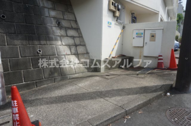 ノブヒルホドガヤ駐車場