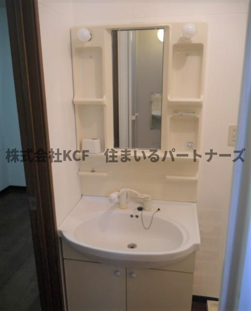 久留米市津福本町のアパートの洗面所|コンパクトで使いやすい洗面所