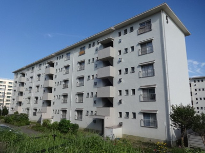 【外観】 | 鈴蘭台第３団地５号棟 | 最上階で日当良好♪