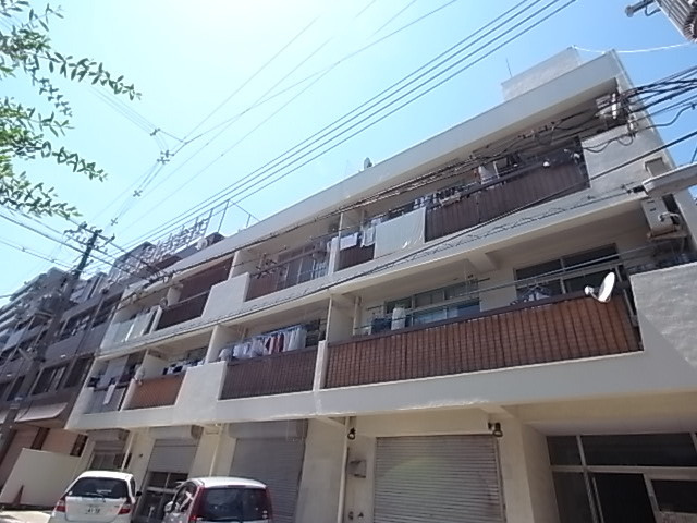 楠ハイツの外観