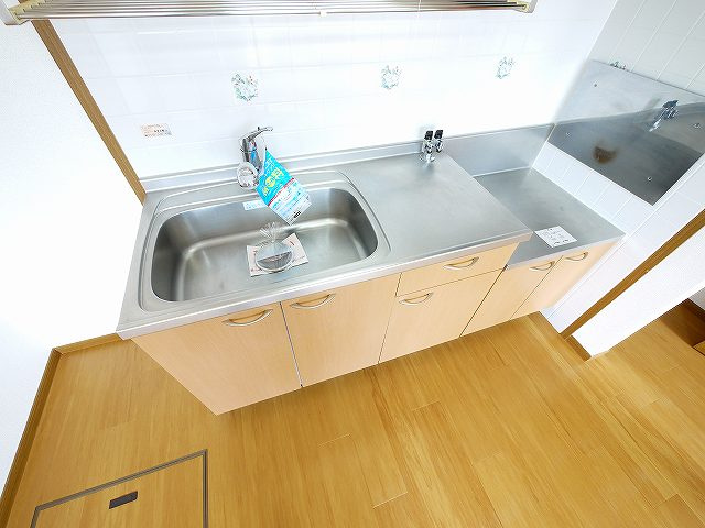 グレイスコートのキッチン|コンパクトなキッチンで掃除もラクラク