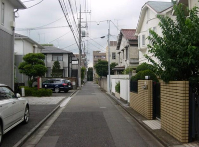 【周辺】 | ル・ワゾブル三鷹 | 前面道路