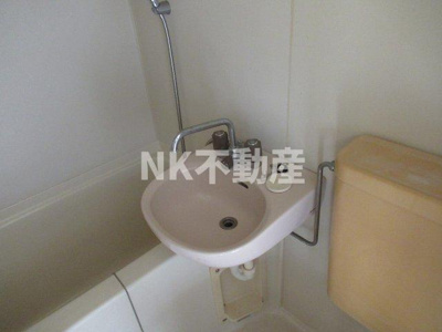 【洗面所】 | フォーレスト2（東花園賃貸） | 洗面です