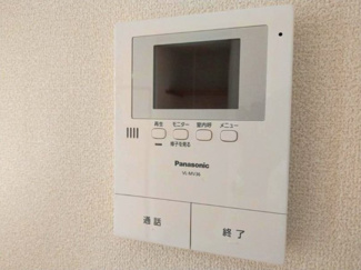 【セキュリティ】 | ハイツ立川 | モニター機能付きインターホンです。来訪者を確認できます。セキュリティ対策も万全です。