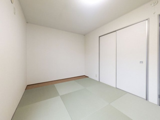 【洋室】 | グランパパＢ棟