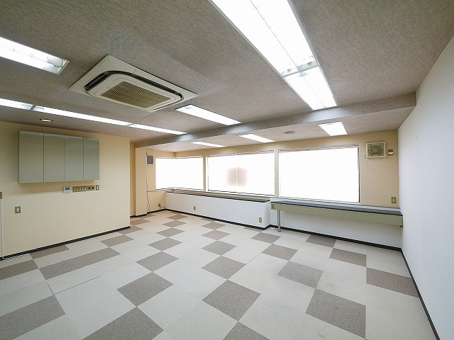 山田店舗のロビー|落ち着いたロビーです