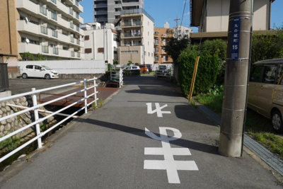 【前面道路含む現地写真】 | 四日市市九の城町　売地