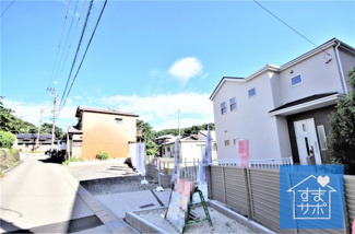 【前面道路含む現地写真】 | 1号棟　現地（2019年8月）撮影
前面道路は北東側幅員約4.0mの公道。