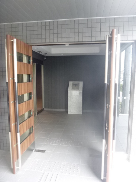 インタービレッジ高岡駅前のエントランス