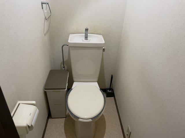 ジュネス武庫川-シェアハウス-のトイレ
