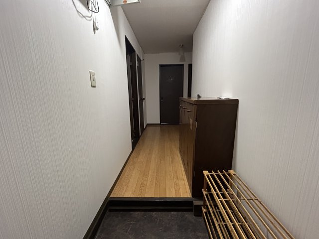 ジュネス武庫川-シェアハウス-の玄関